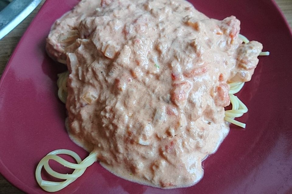 Spaghetti in Thunfisch - Tomaten - Soße