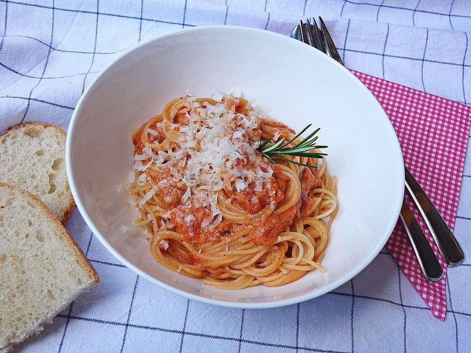 Nudeln in Tomaten - Sahne - Sauce von tdanninger | Chefkoch
