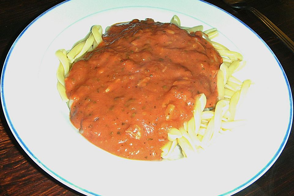 Nudeln in Tomaten - Sahne - Sauce