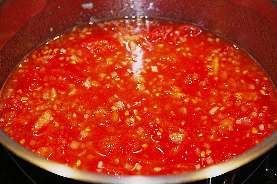 Nudeln in Tomaten - Sahne - Sauce