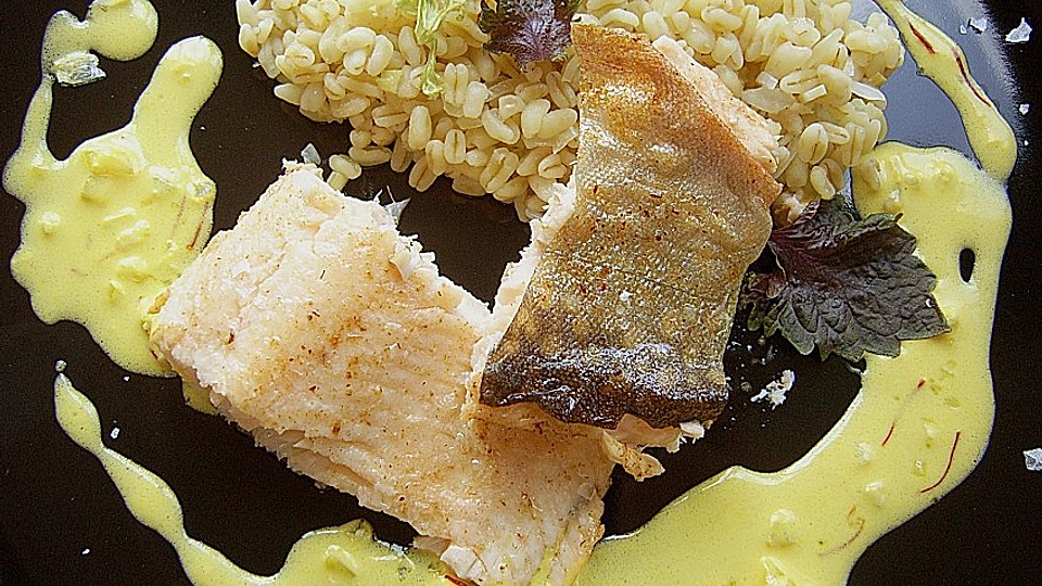 Auf Der Haut Gebratenes Saiblingsfilet Mit Stangensellerie Zartweizen Risotto Und Safran Limetten Sauce Von Gwexhauskoch Chefkoch