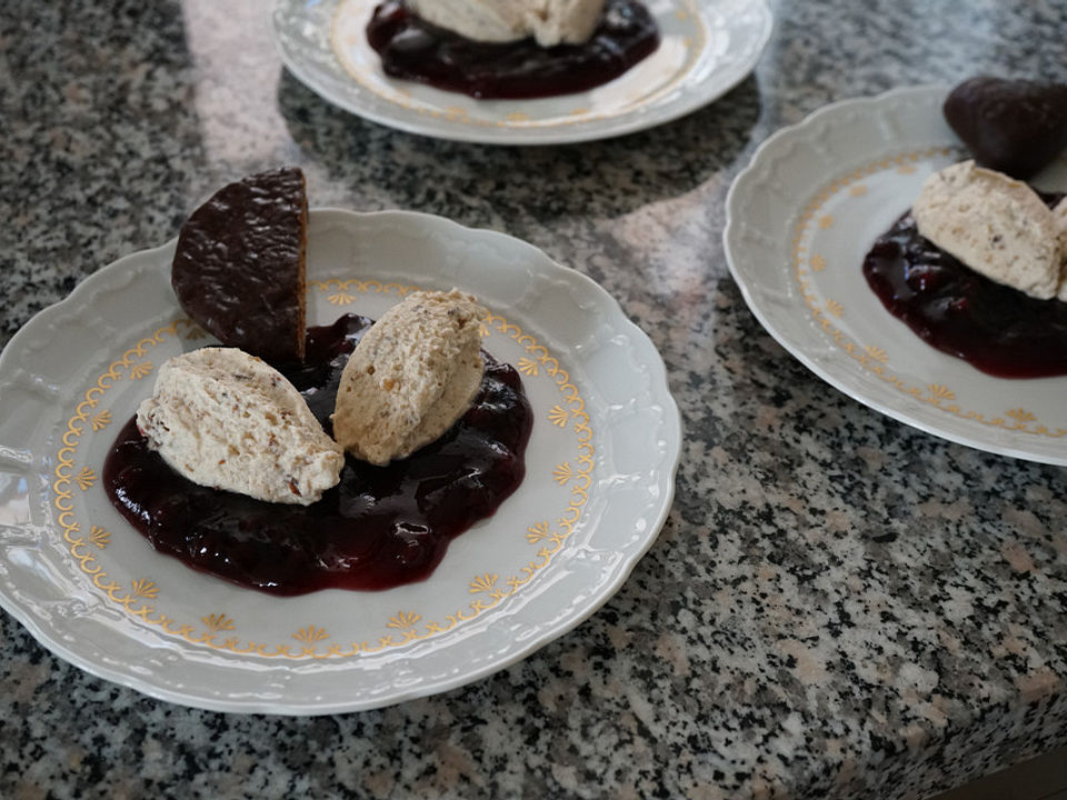 Lebkuchenmousse mit Glühweinsauce von räubermama72| Chefkoch