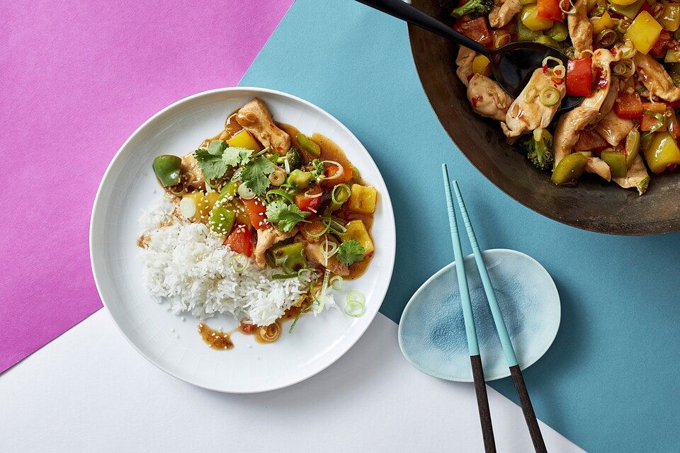 Hähnchenbrustgeschnetzeltes mit Paprika und Brokkoli aus dem Wok