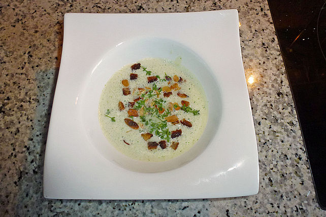 Brunnenkressesuppe mit Croûtons und Mandeln von gwexhauskoch| Chefkoch