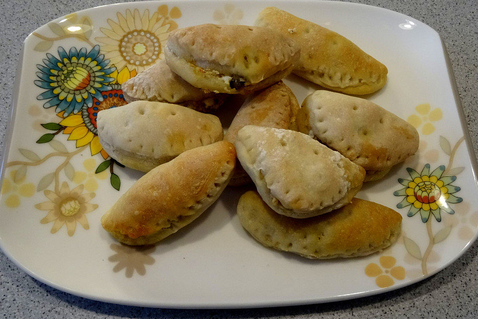 Empanadas mit Käse und Gemüse