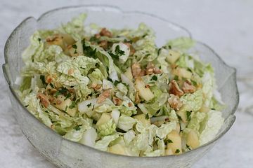 Herbstlicher Salat Vom Chinakohl Mit Apfeln Und Walnussen Von Karsten345 Chefkoch