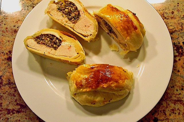 Gefülltes Hühnerfilet in Blätterteig von besseni| Chefkoch