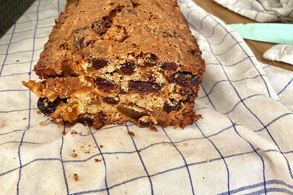 Weihnachtliches Früchtebrot