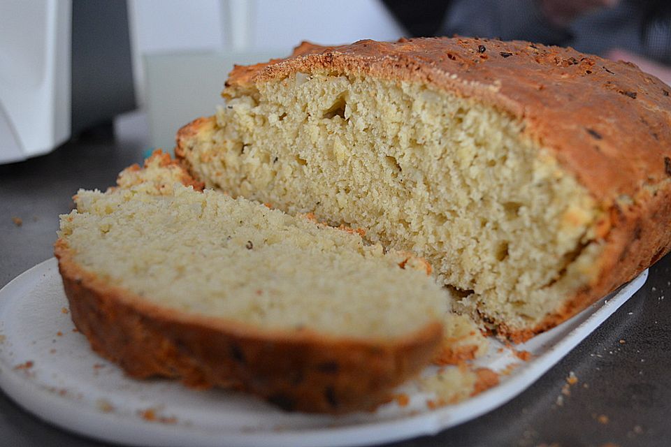 Brot im Tontopf