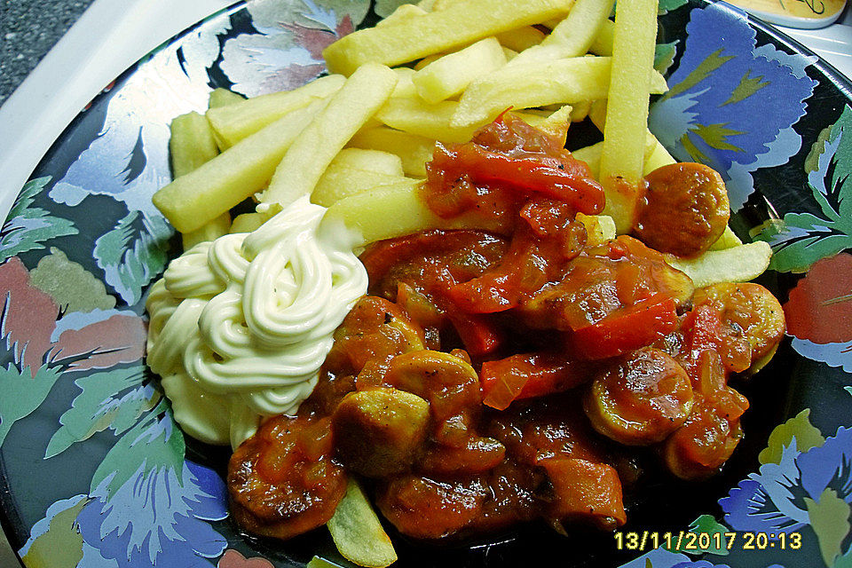 Currywurst mit Pommes frites