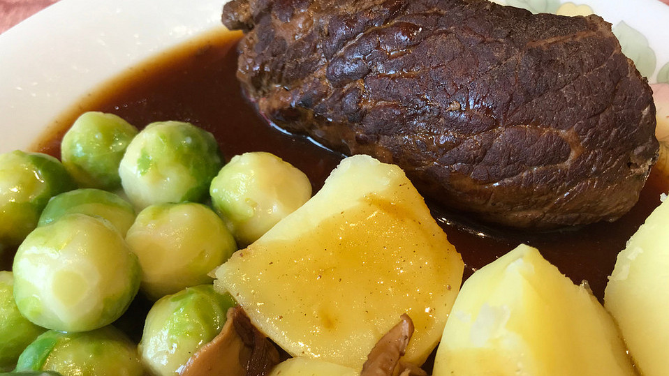 Einfache, klassische Rinderroulade von plumbum