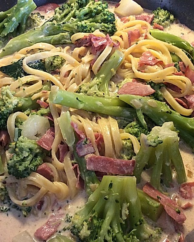 Brokkoli - Spaghetti mit Lachsschinken