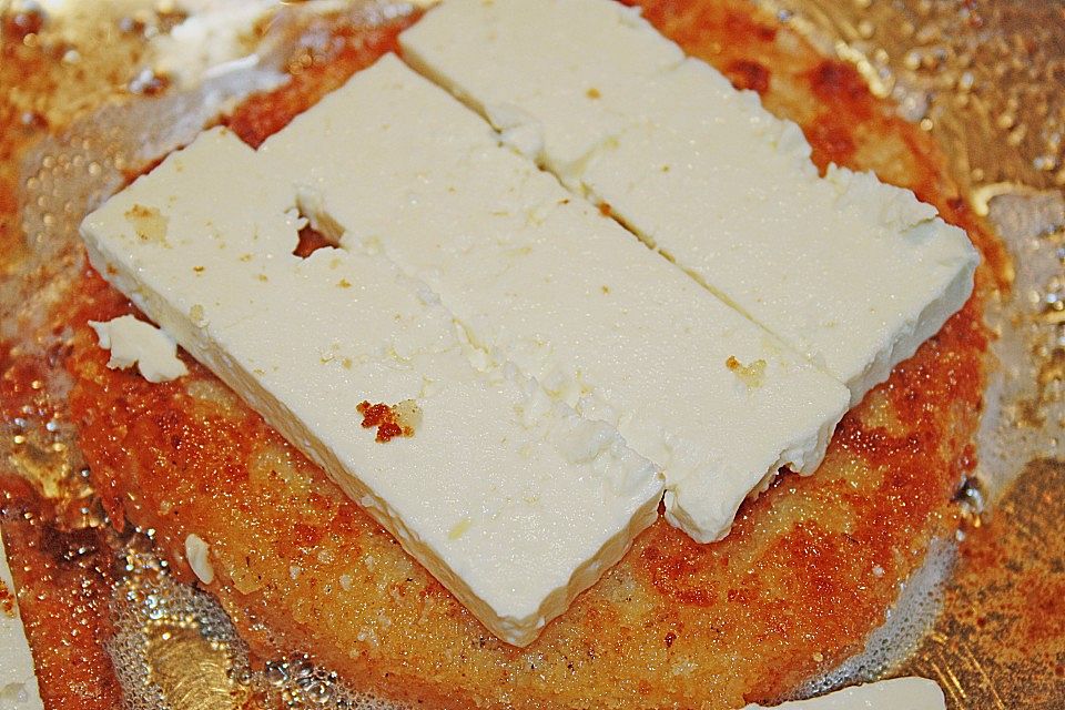 Panierte Steckrübe mit Feta