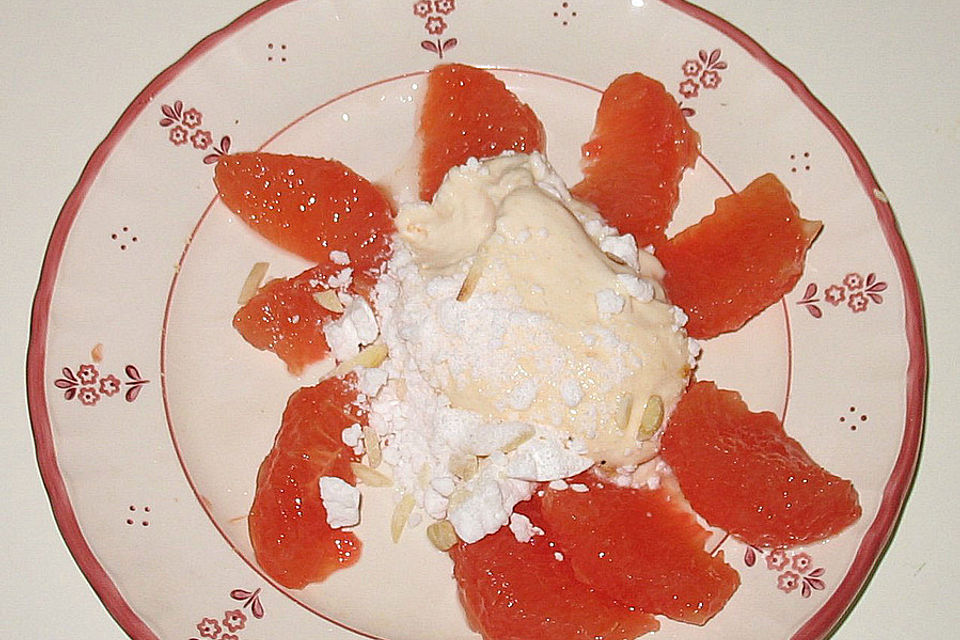 Grapefruitsalat mit Amaretto - Mascarpone - Creme