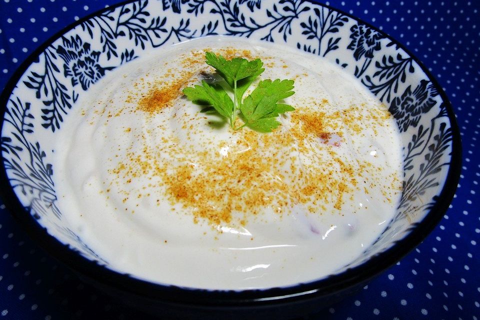 Joghurt - Dip mit Chili und Knoblauch