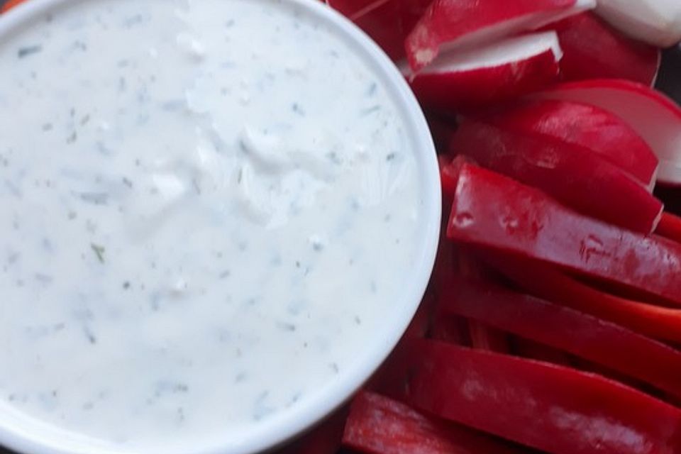 Joghurt - Dip mit Kräutern und Senf