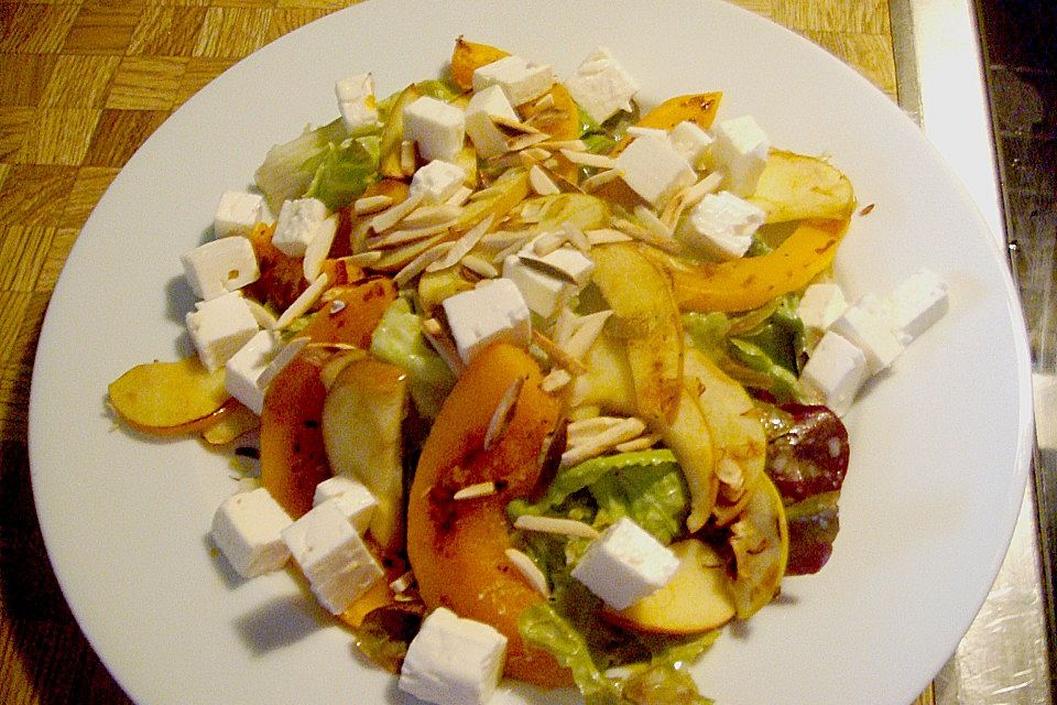 Feldsalat mit gebratenem Kürbis