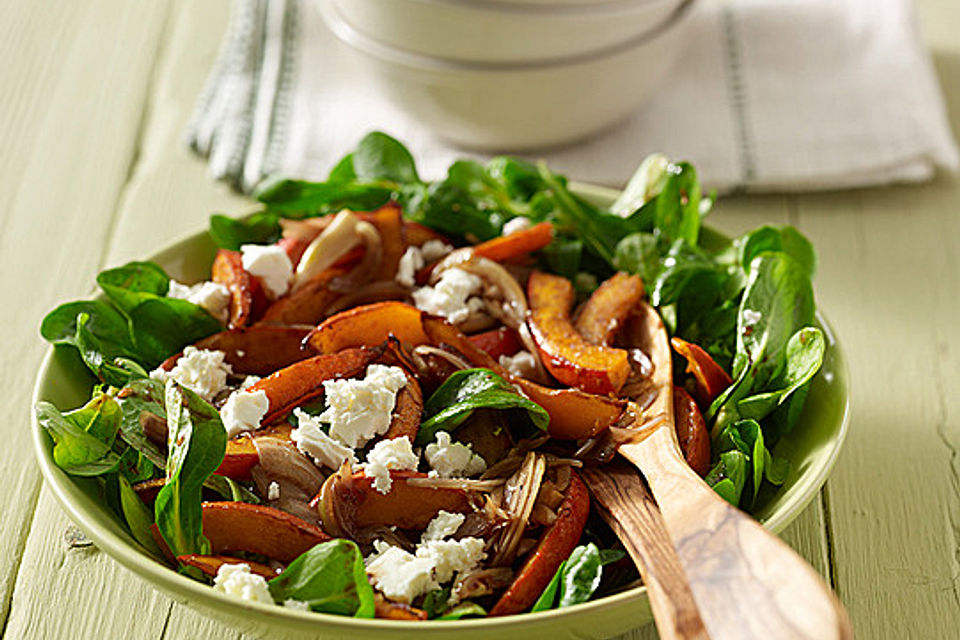 Feldsalat mit gebratenem Kürbis