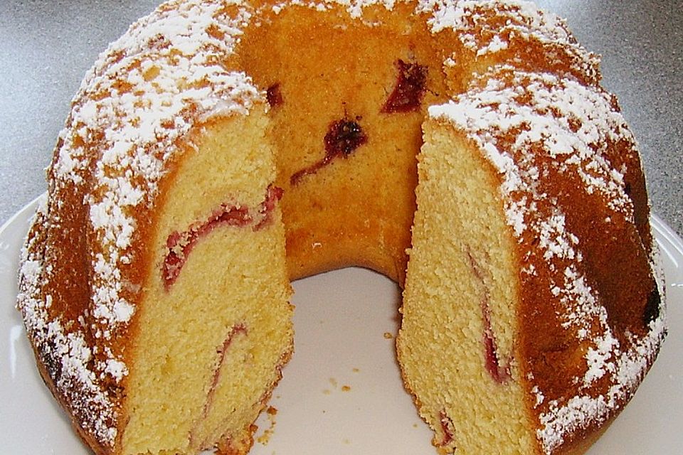 Sandkuchen - Gugelhupf mit Himbeermark