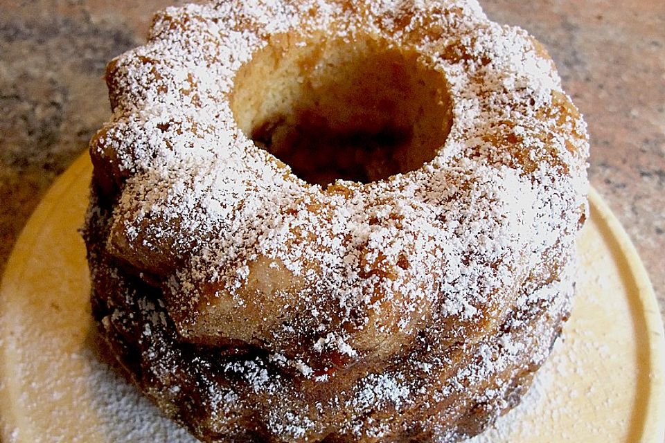 Sandkuchen - Gugelhupf mit Himbeermark