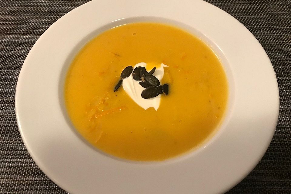 Möhren - Orangen - Ingwer- Suppe