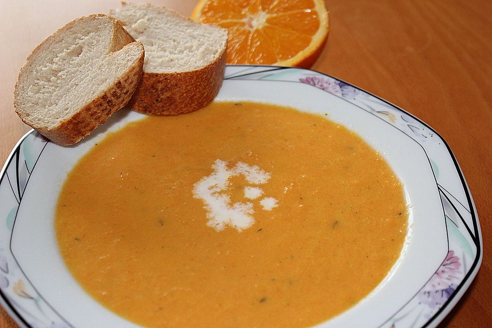 Möhren - Orangen - Ingwer- Suppe