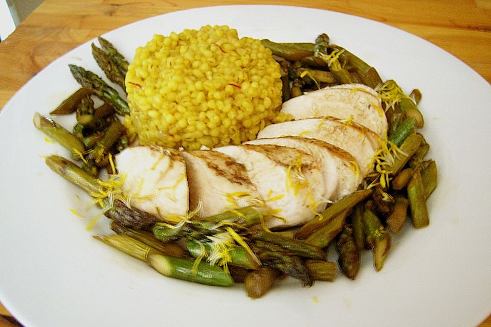 Rebhuhnbrust mit Wildspargel - Risotto und Gemüse von rotem Paprika