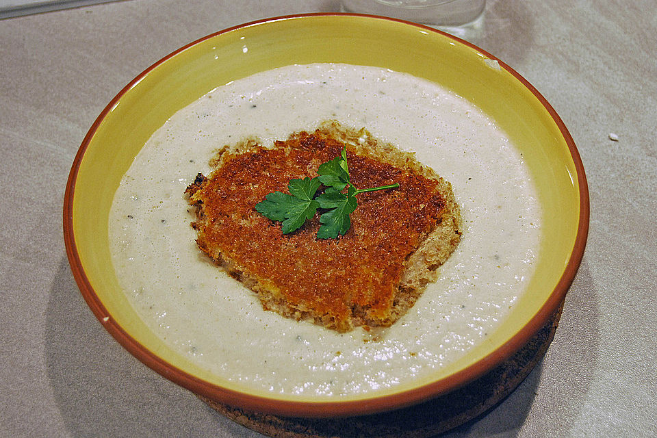 Fenchel-Schaumsüppchen mit gebackenen Ziegenkäse-Panini