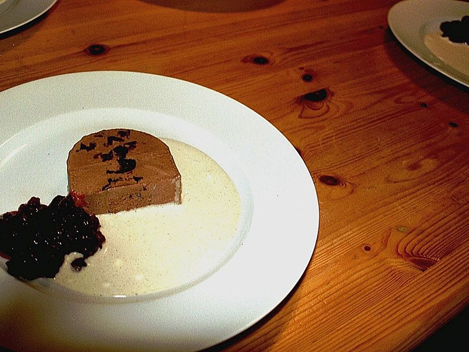 Schokoladenparfait mit Teepflaumen von Nearlyheadlessnick| Chefkoch