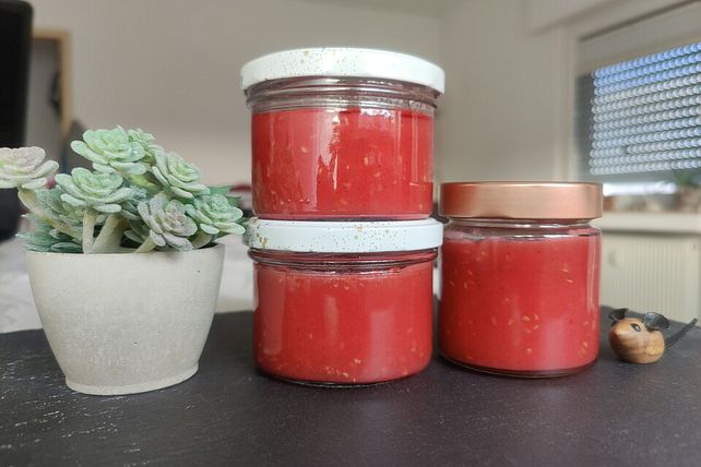 Inseltraum – Himbeermarmelade mit Banane, Kokosmilch und Orangensaft ...