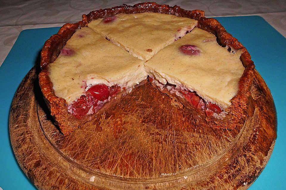 Käsekuchen mit Kirschen