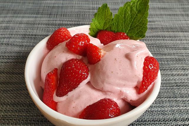 Erdbeer - Joghurt - Eis von Xapor| Chefkoch