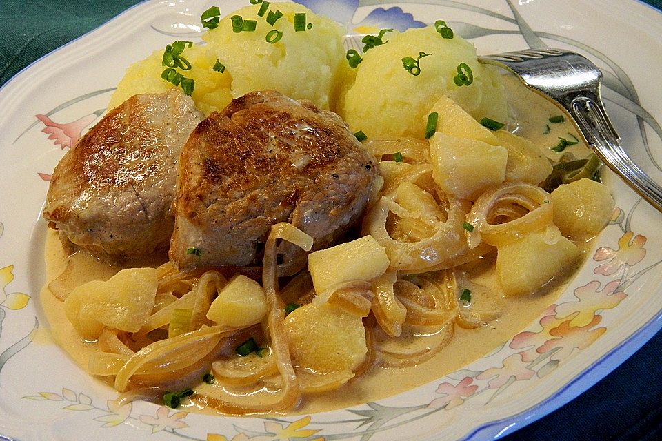 Schweinemedaillons mit Apfel-Meerrettich Sahnesauce