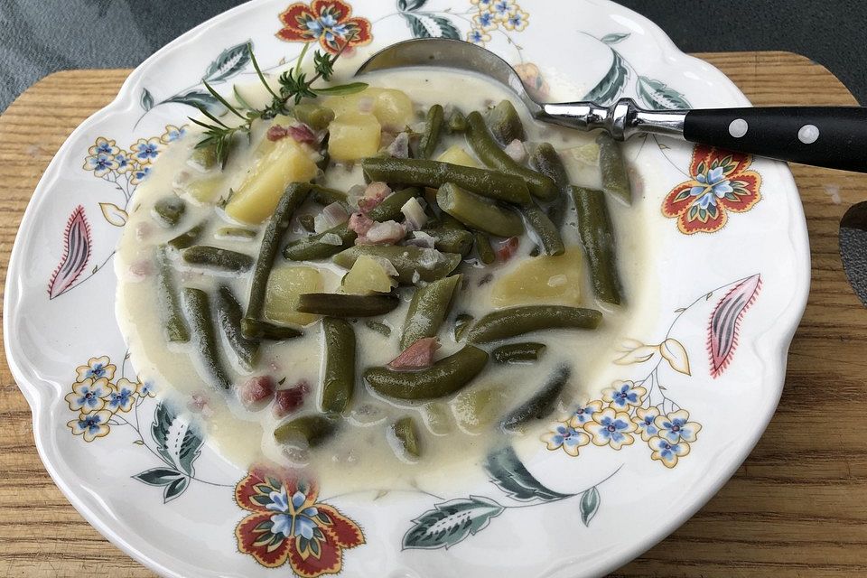 Schnippelbohnen - Suppe