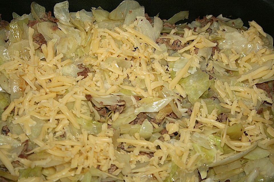 Krautauflauf mit Hackfleisch und Kartoffeln