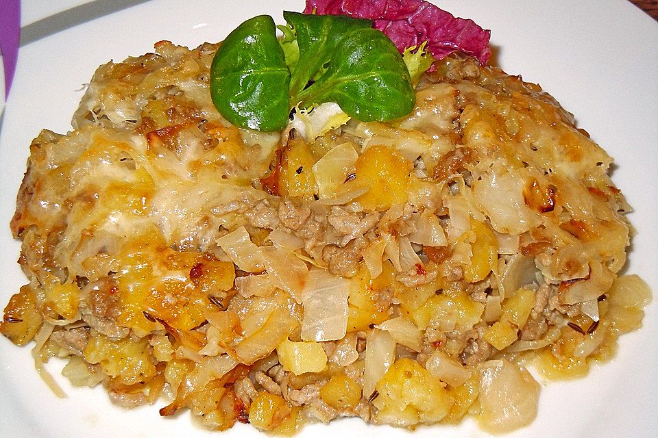 Krautauflauf mit Hackfleisch und Kartoffeln