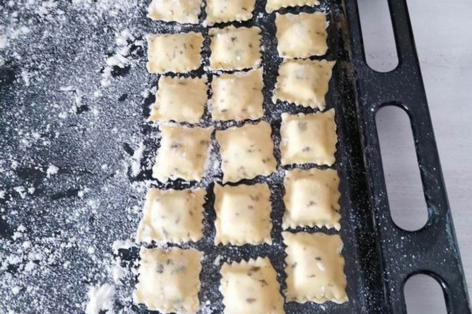 Ricotta - Basilikum Teigtaschen oder Ravioli