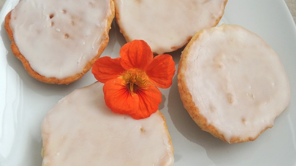 Amerikaner mit Zitronen-Zuckerguss von Nora Amerikaner mit Zitronen-Zuckerguss von Nora