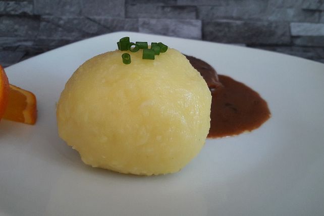 Kartoffelklöße halb und halb von Ludwig12| Chefkoch Kartoffelklöße halb und halb von Ludwig12| Chefkoch