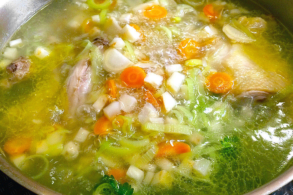 Hühnersuppe