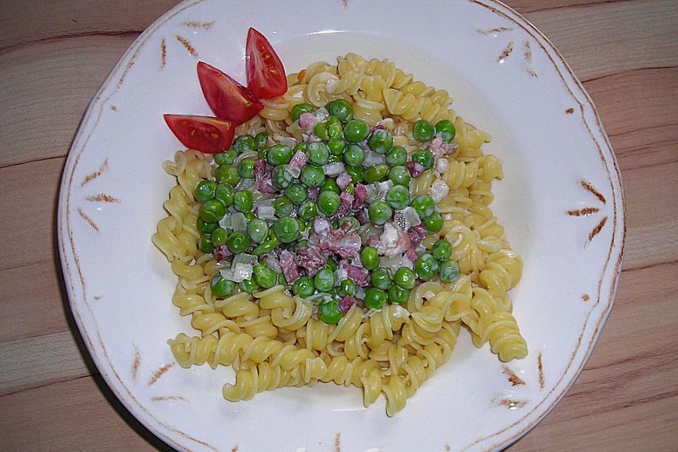 Pasta mit Erbsen - Frischkäse - Soße