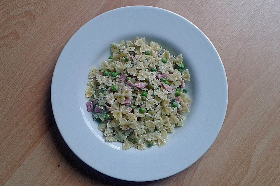 Pasta mit Erbsen - Frischkäse - Soße