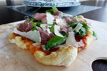 Rucola - Parma - Pizza  Teigrezept mit geriebener Kartoffel