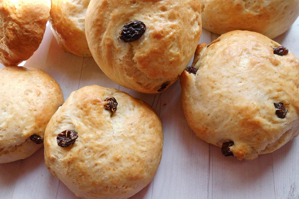 Rosinenbrötchen aus Quark - Ölteig