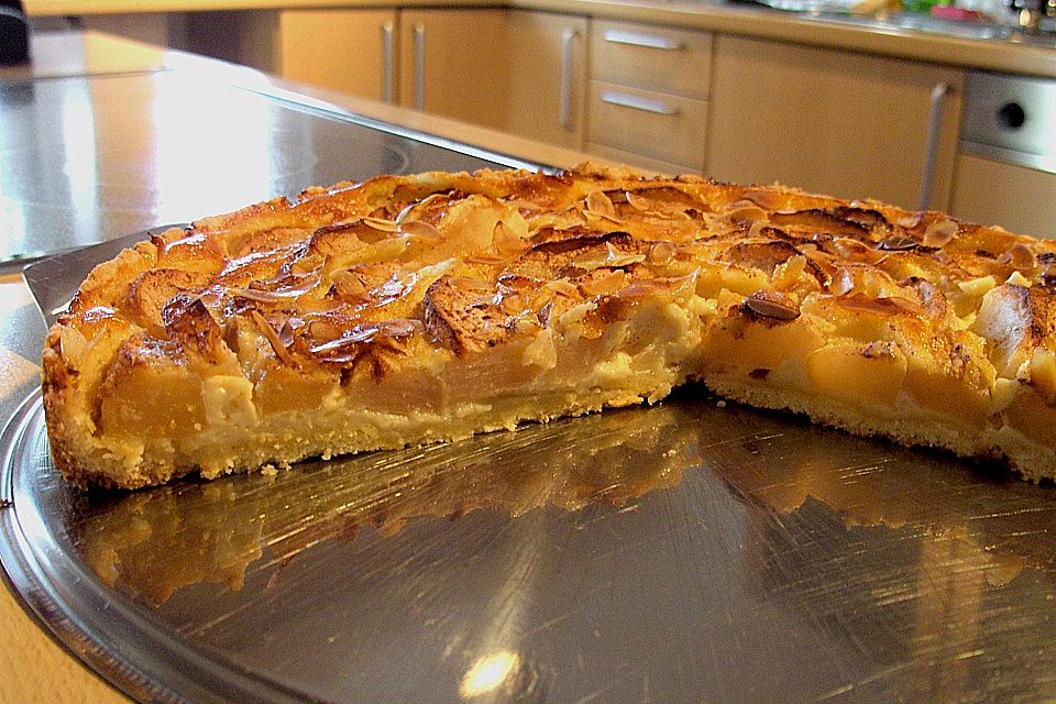 Apfelkuchen mit Amaretto-Sahne-Guss