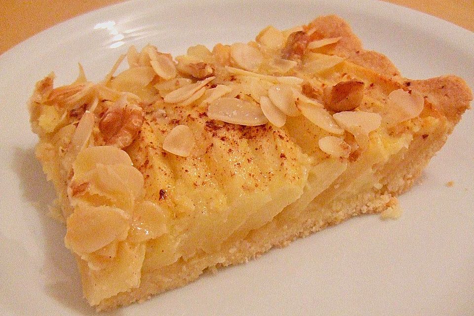 Apfelkuchen mit Amaretto-Sahne-Guss