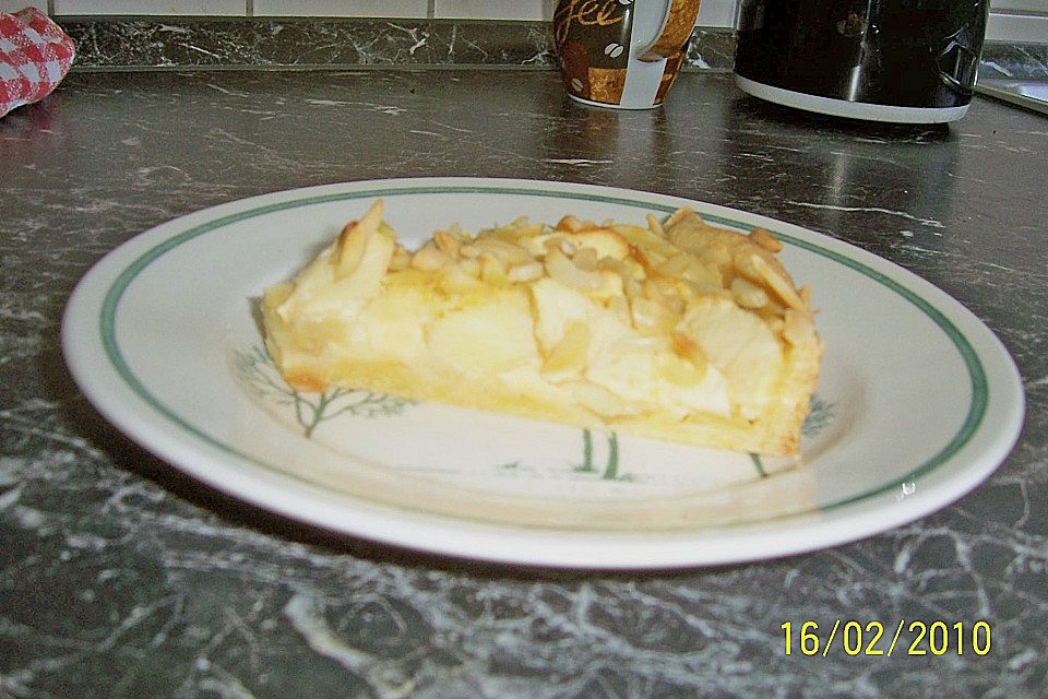 Apfelkuchen mit Amaretto-Sahne-Guss