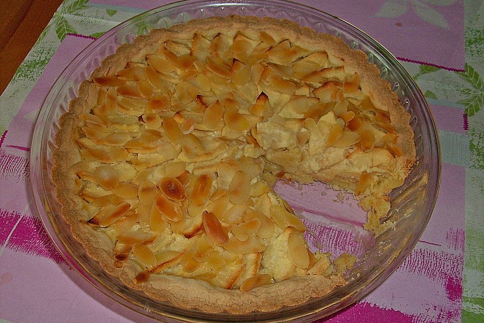 Apfelkuchen mit Amaretto-Sahne-Guss