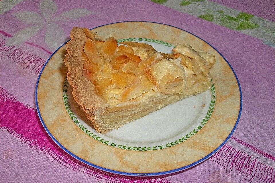 Apfelkuchen mit Amaretto-Sahne-Guss