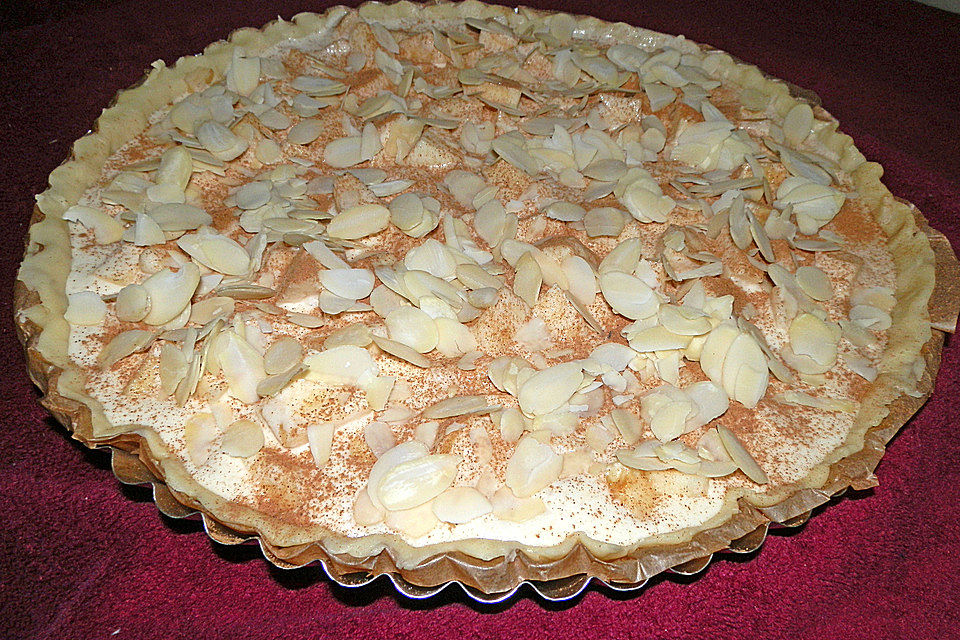 Apfelkuchen mit Amaretto-Sahne-Guss